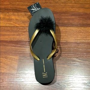 NWT INC flip flops